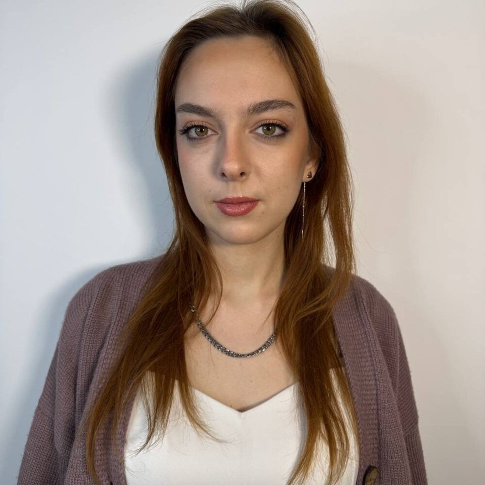 CorinneRomag Chatroom