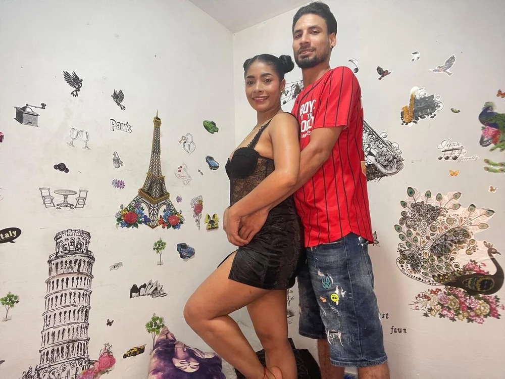 Couplesweethot Chatroom