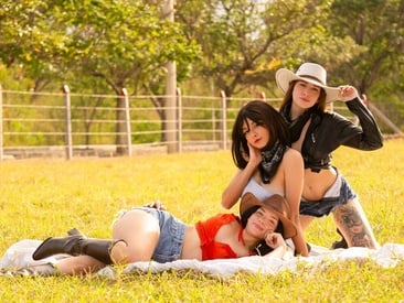 cowgirls