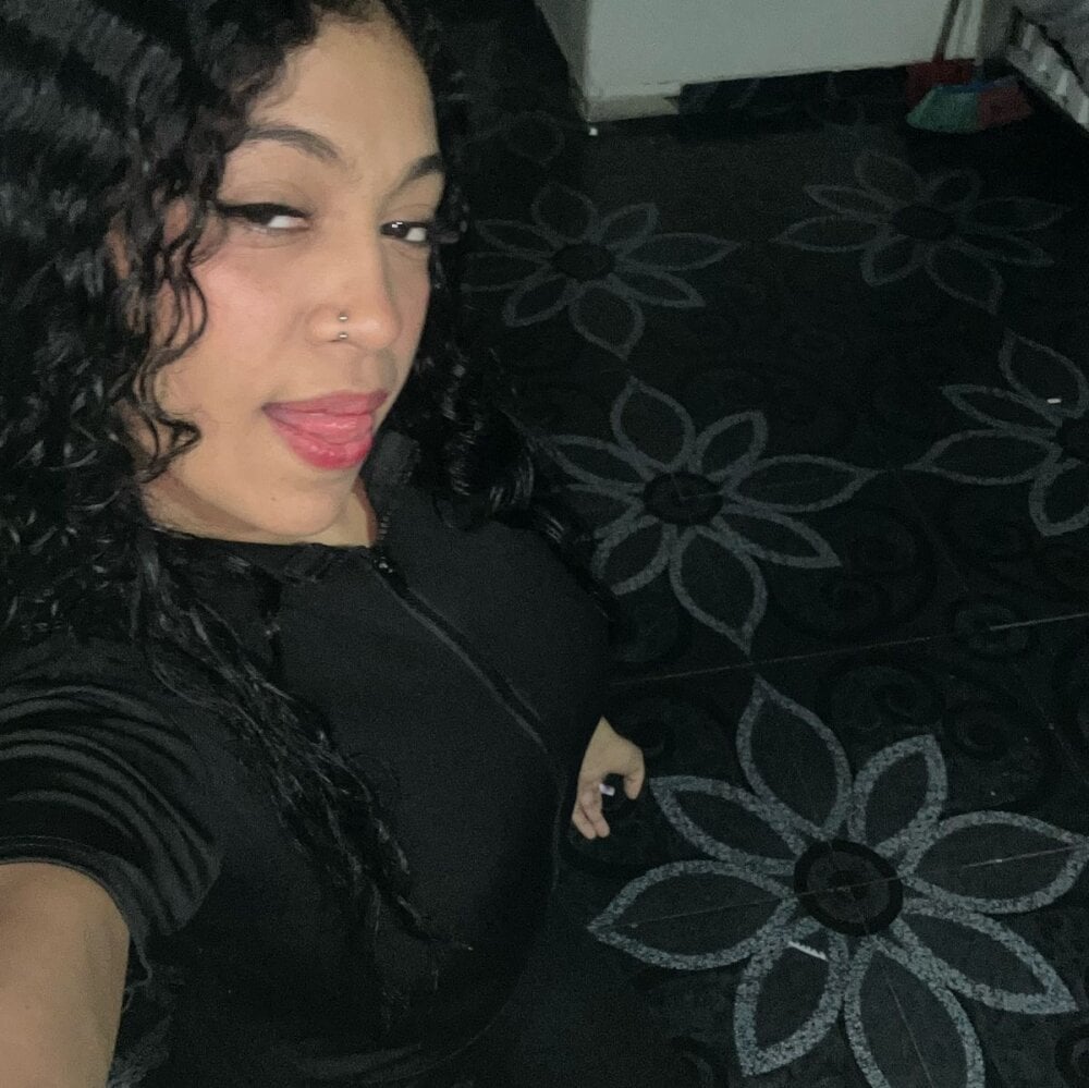 Crazy_Party_Sex21 Chatroom