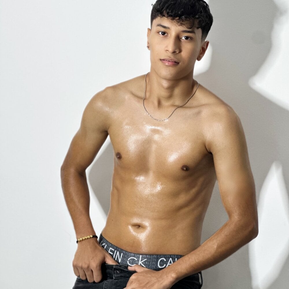 Crazyboys_hot Chatroom