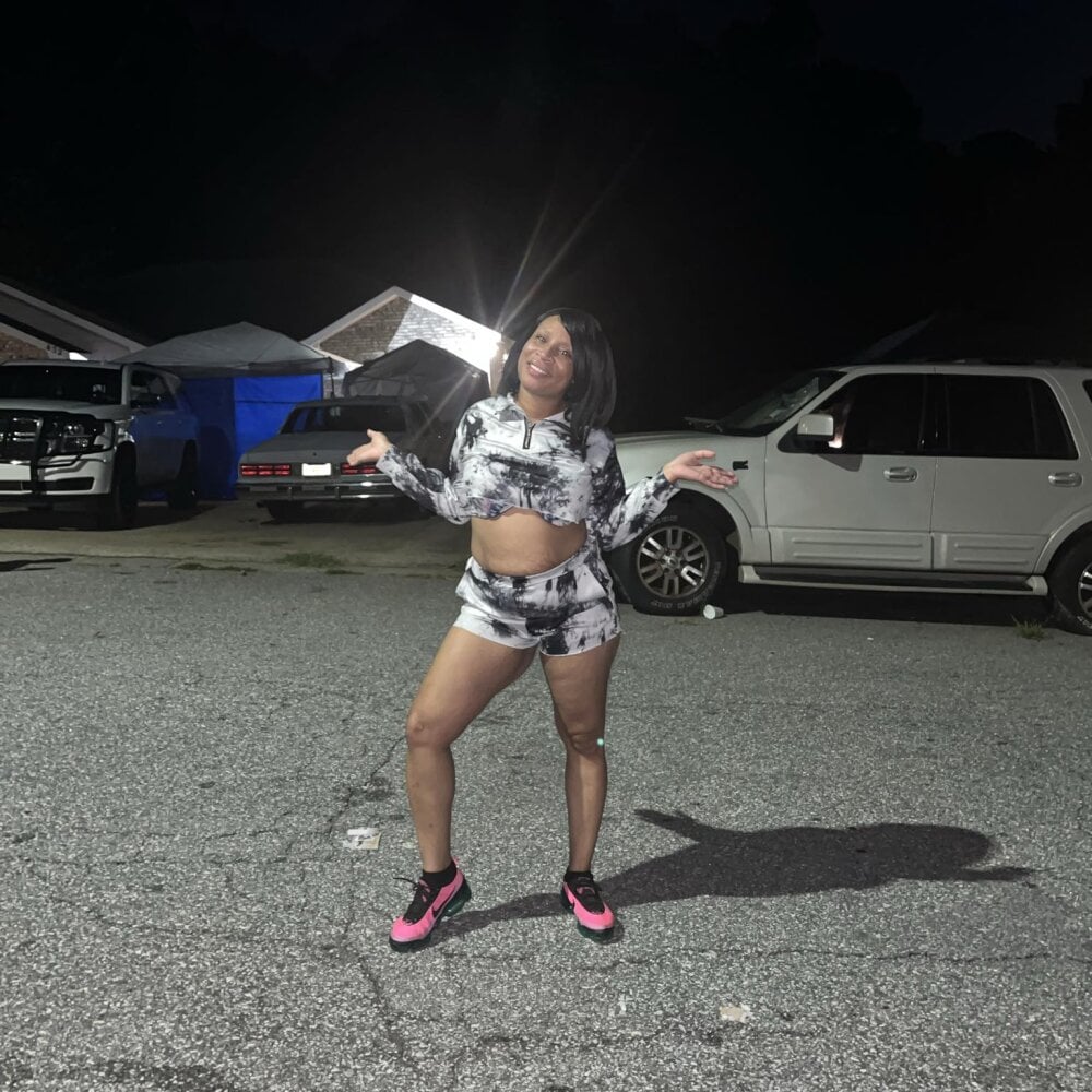 CreammieDelite Chatroom