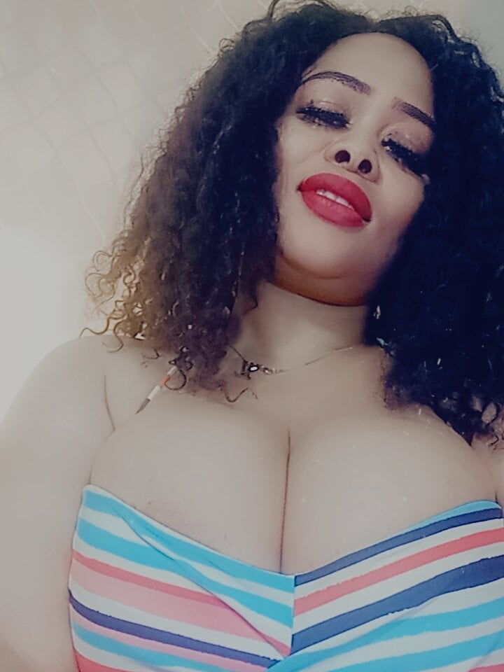 CreamyCaramel21 Chatroom