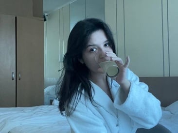 crimsonbella's Live Webcam crimsonbella