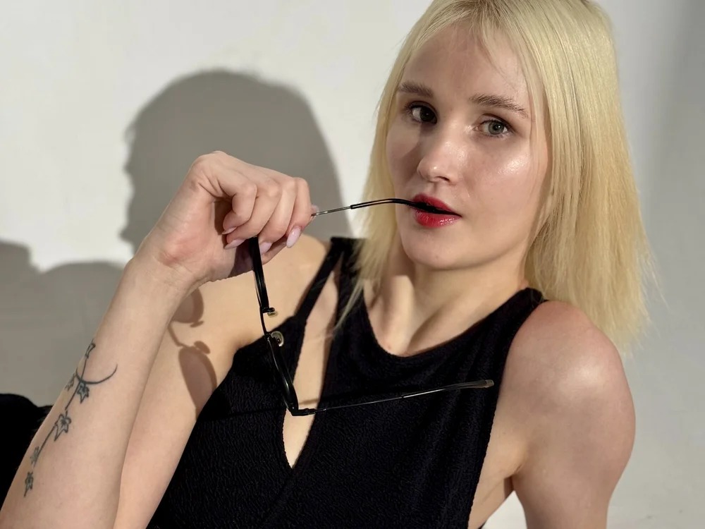 CrystalLili Chatroom