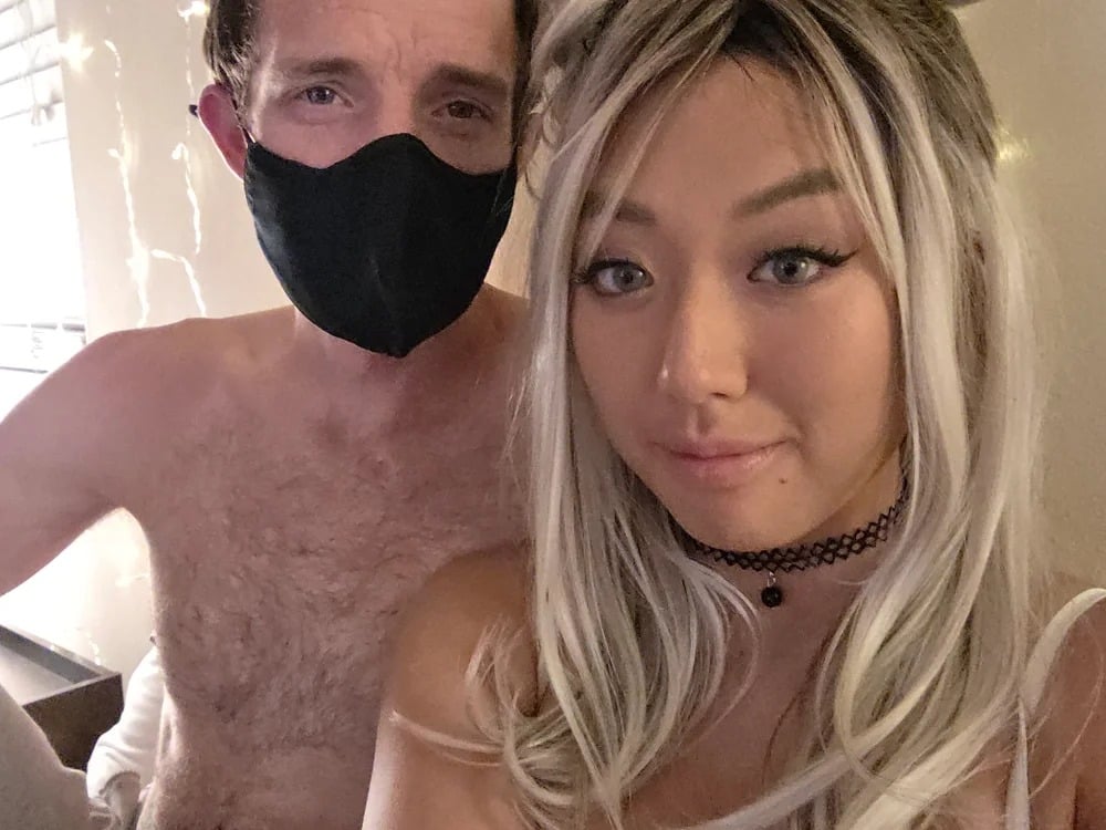 CumPlayWithNina Chatroom