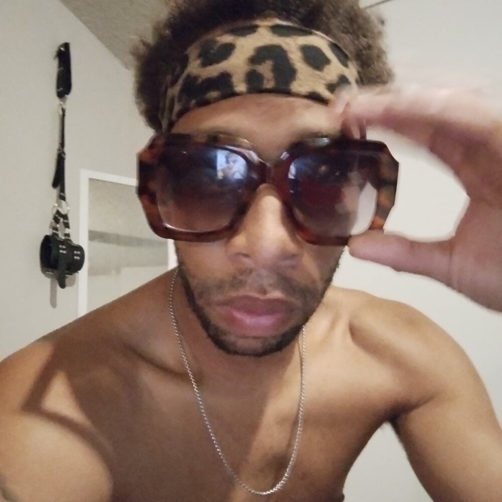 CumPleasureT_69 Chatroom