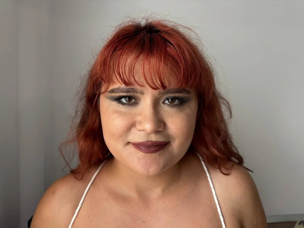 CurvyArianna Chatroom