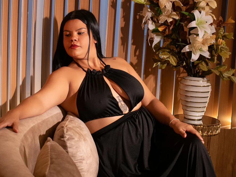 CurvyAry Chatroom
