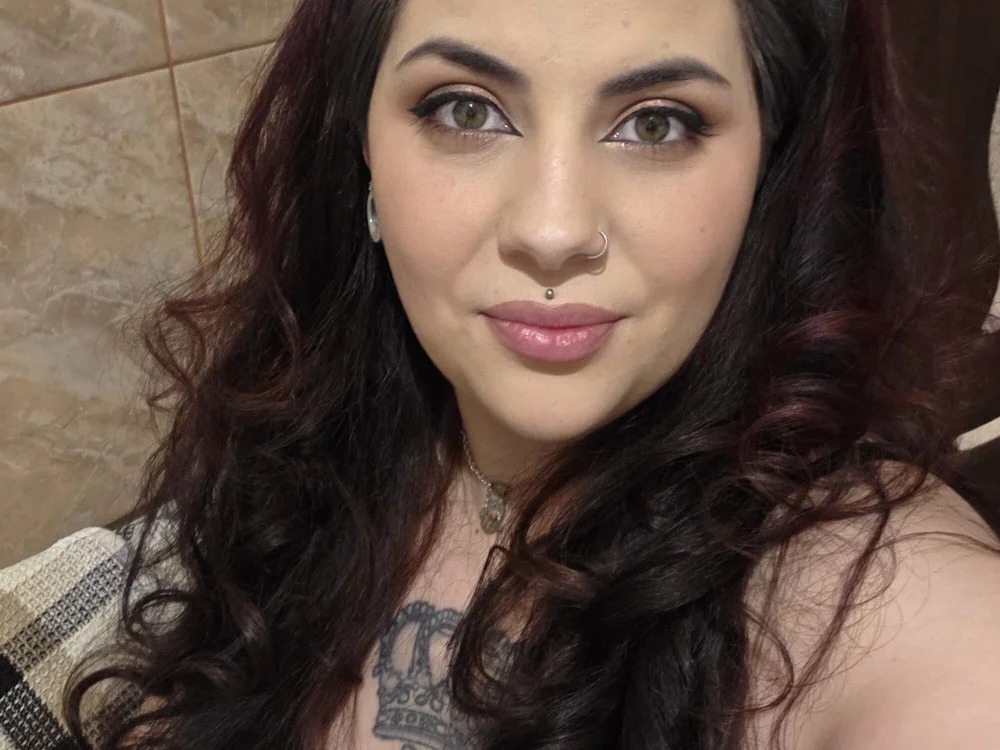 CurvyErika Chatroom