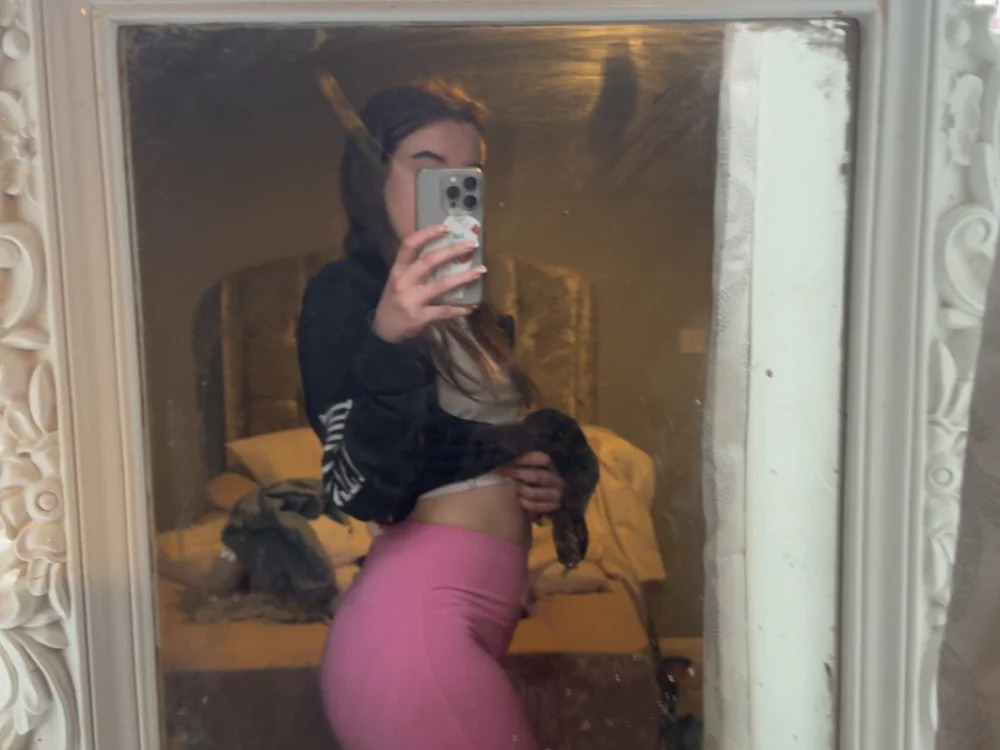 CurvyKay69x Chatroom