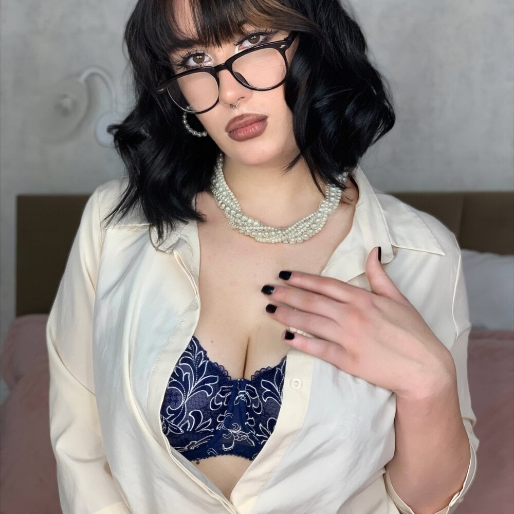 CurvyWoman_ Chatroom