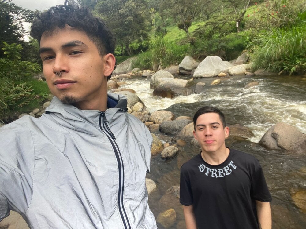 DAMIANySANTI Chatroom