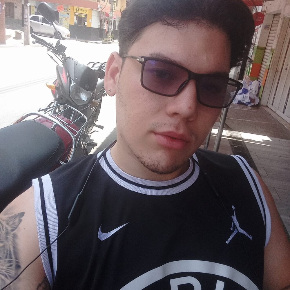DEVON_DANTE10 Chatroom