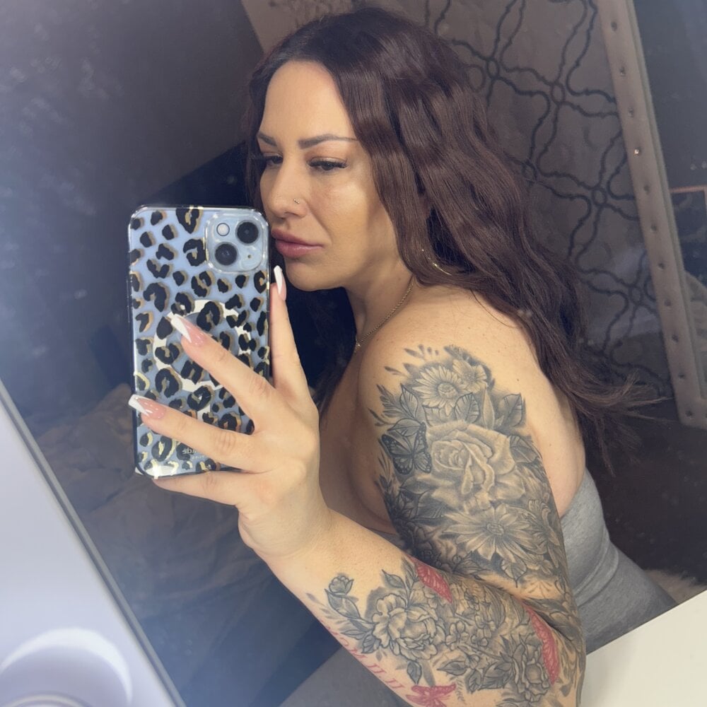 Daddiesgirl95 Chatroom
