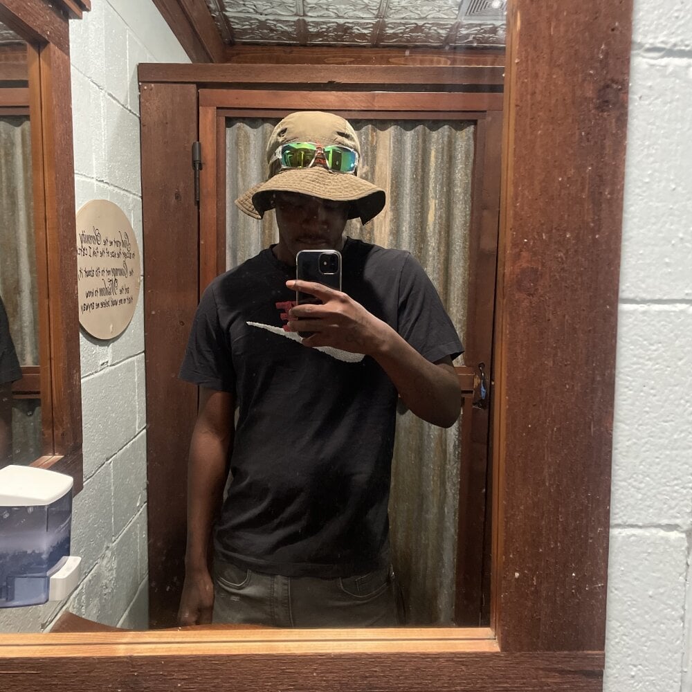 Daddyyl0ngdick Chatroom