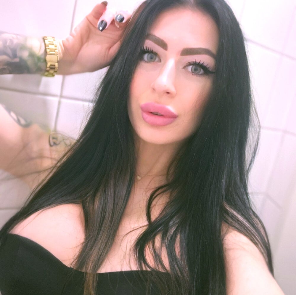 Daisysjuzn Chatroom