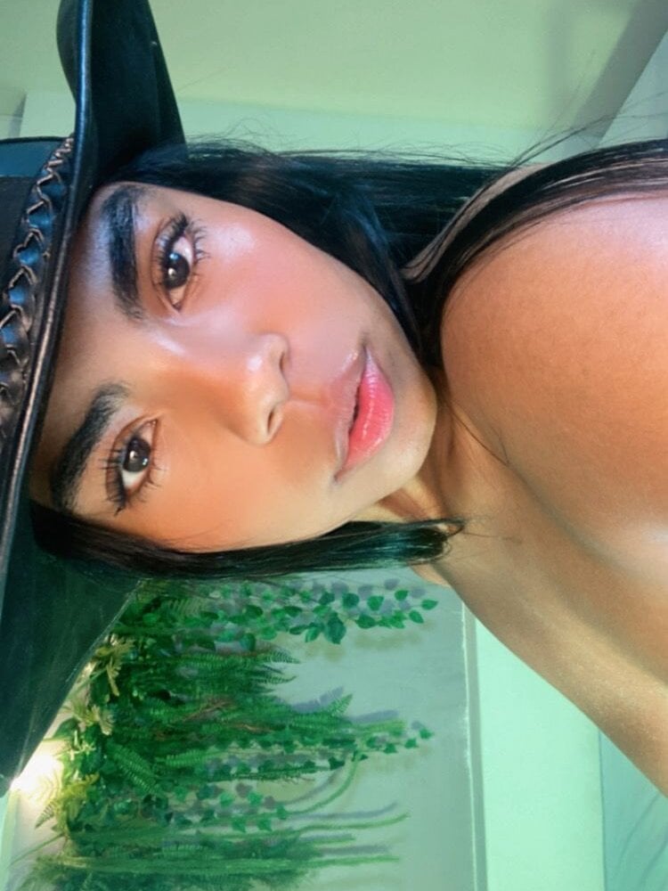 Dakota_ferreti_ Chatroom