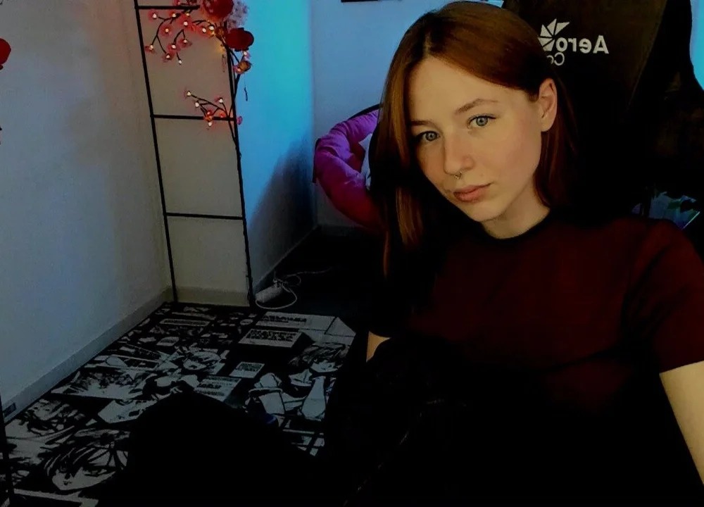 DamnWitchh Chatroom