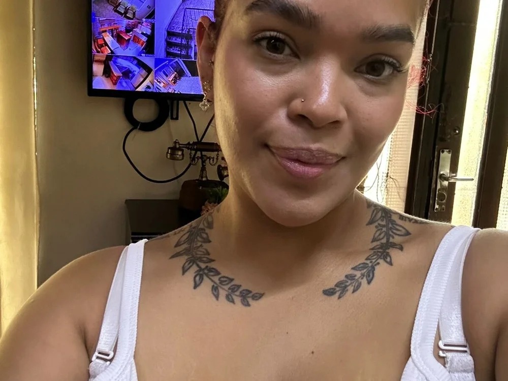 Dani_Roxy Chatroom