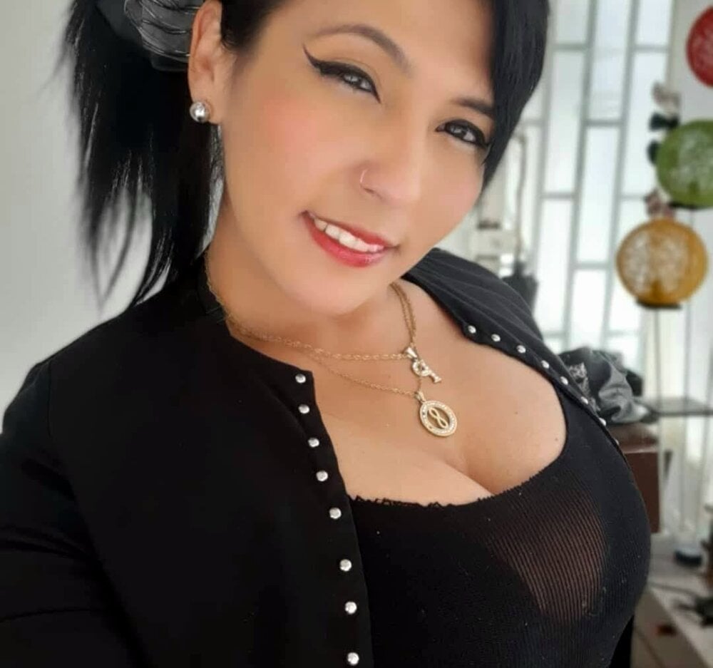 Daniahot_ Chatroom