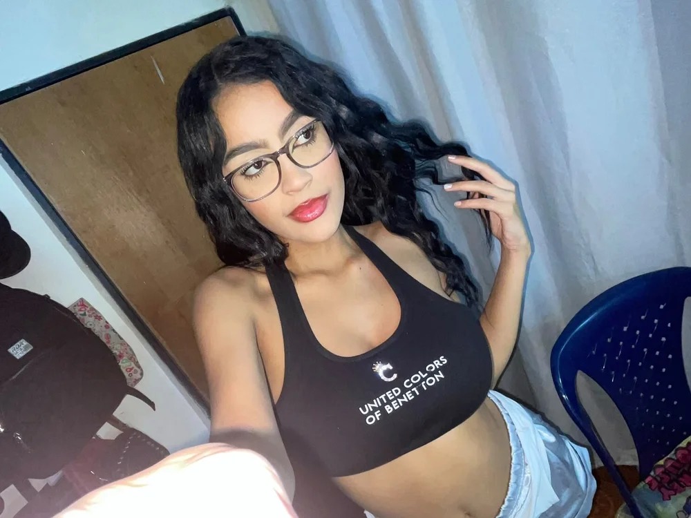Daniela_mendozza Chatroom