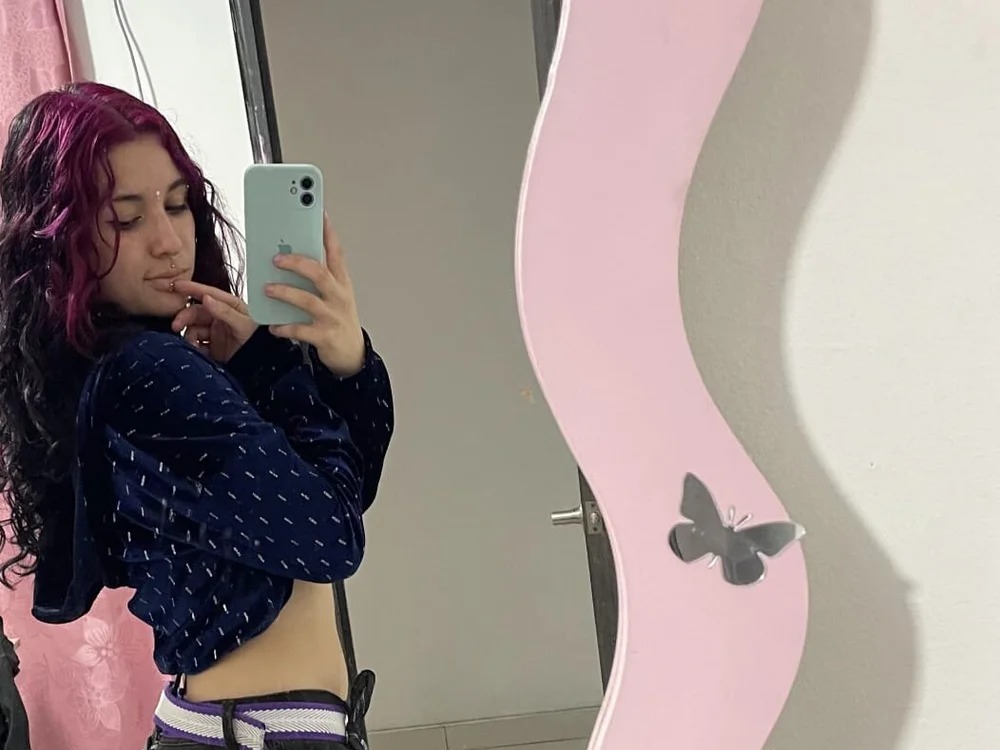 Daniela_nam Chatroom