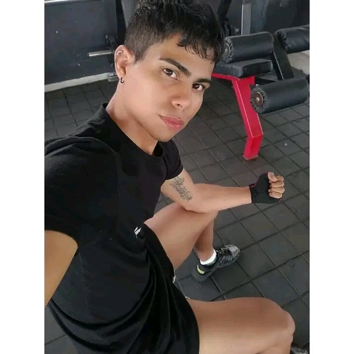 Danielkrdenass Chatroom