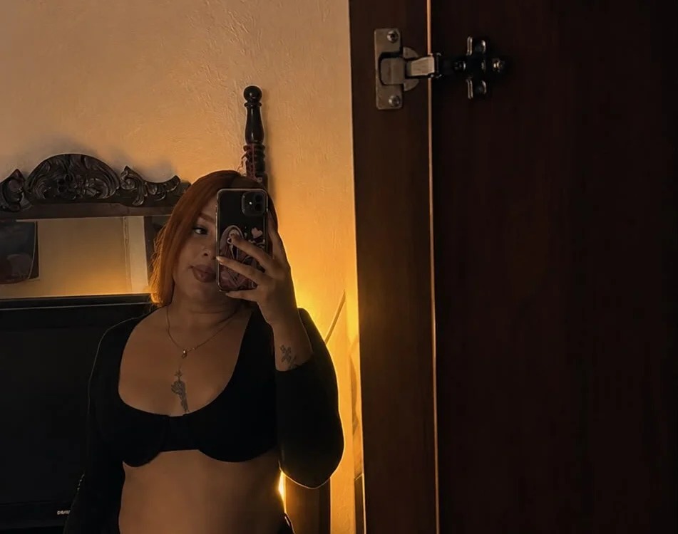 Danna_Glow_ Chatroom