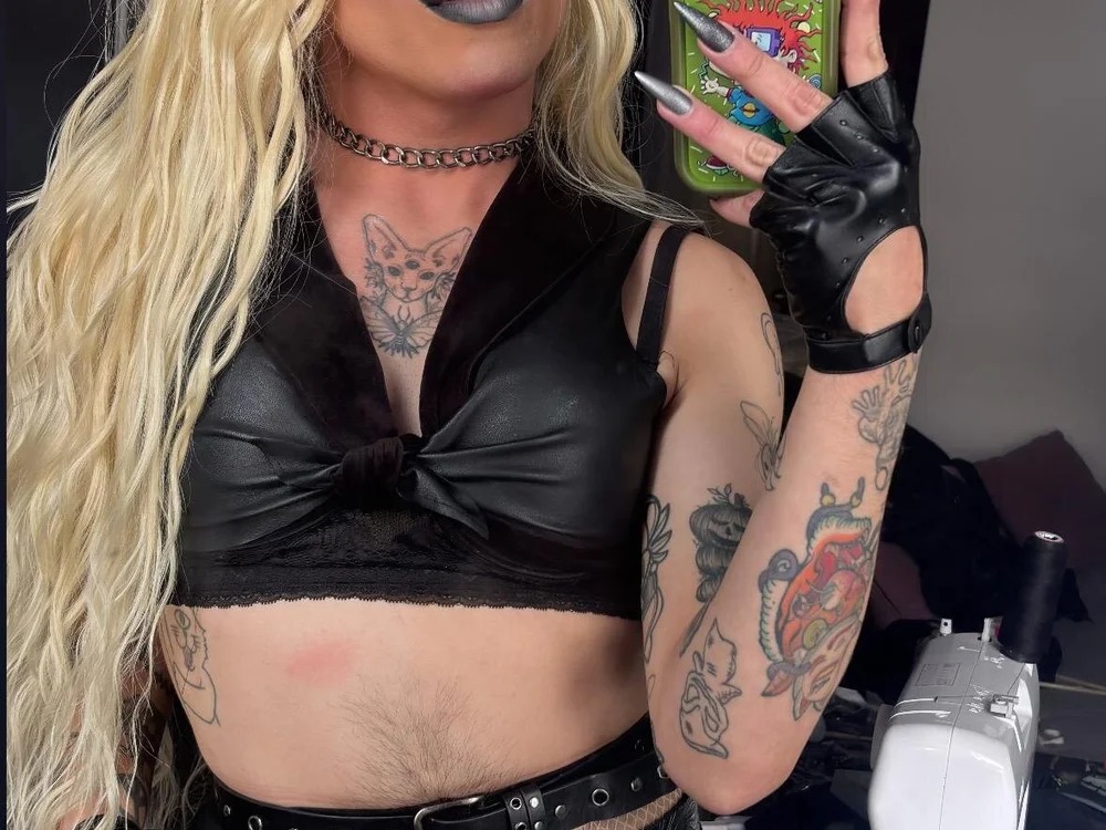 DanniHotBoy02 Chatroom