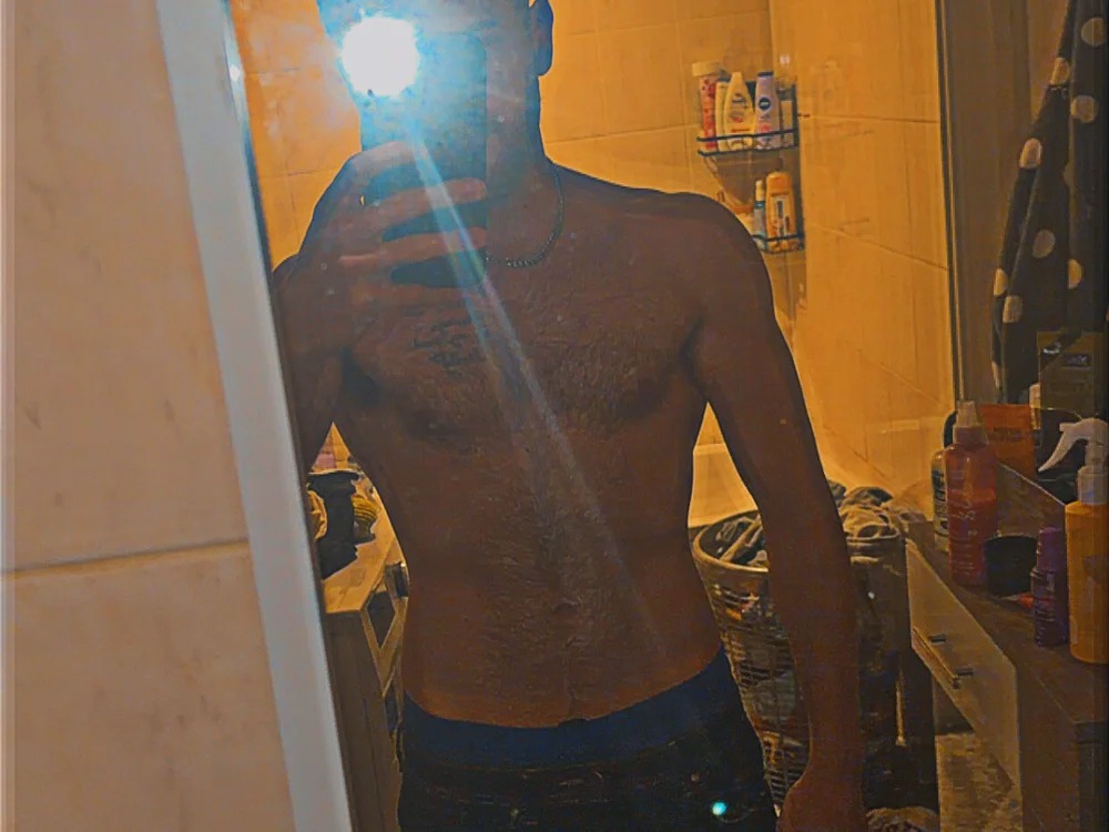 DannyBoyy03 Chatroom