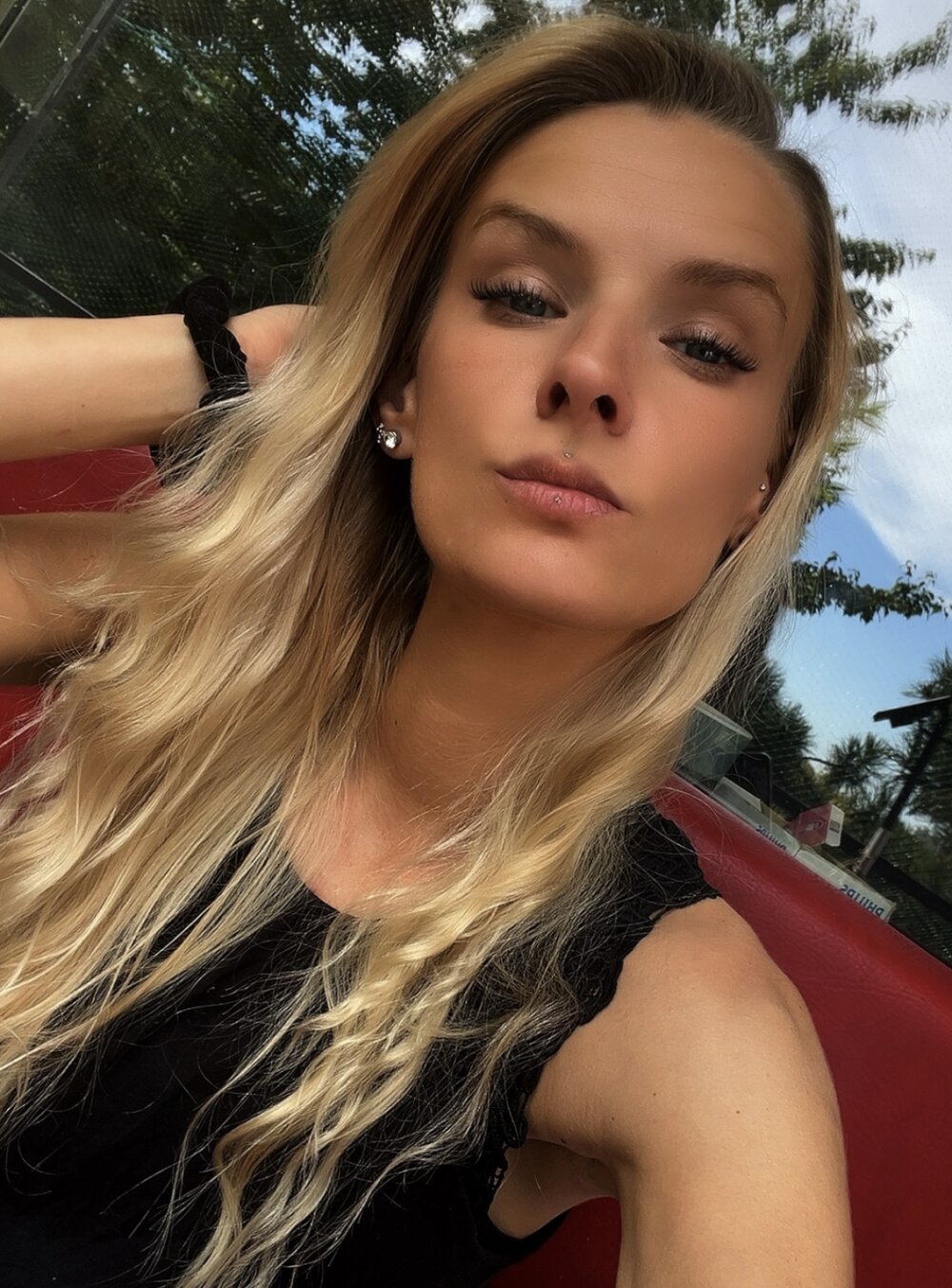 Dark666Sunshine Chatroom