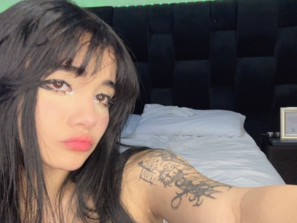Darky_Doll Chatroom