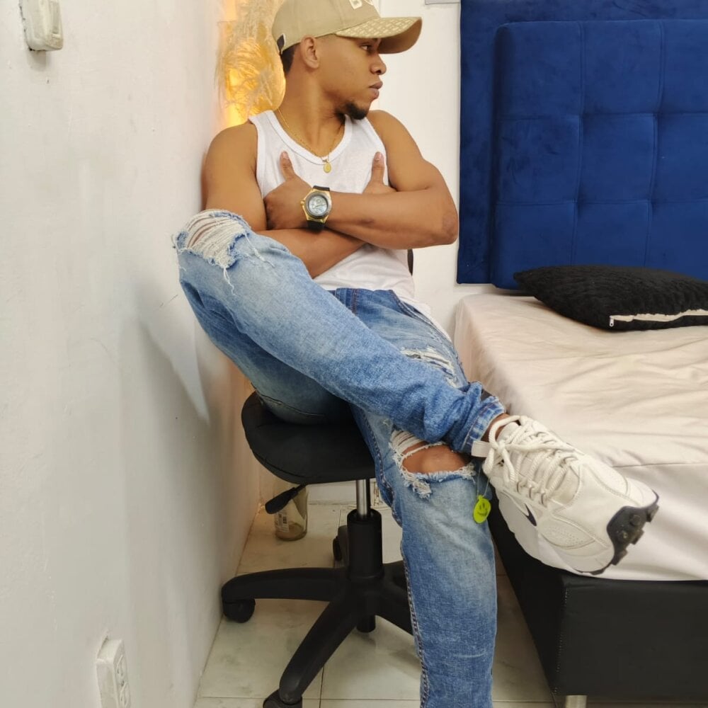 Darwin_Romeros Chatroom