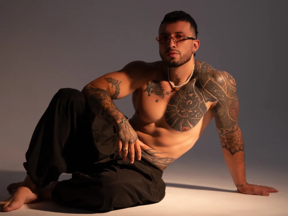 Dave_Max93 Chatroom
