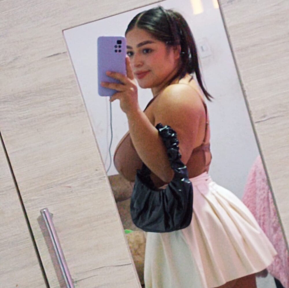 Dayan_v_ Webcam Profile Picture Dayan_v_ Chatroom