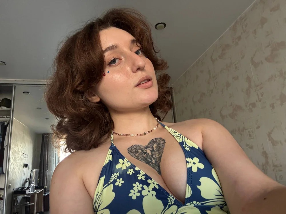Delora_Romano Chatroom