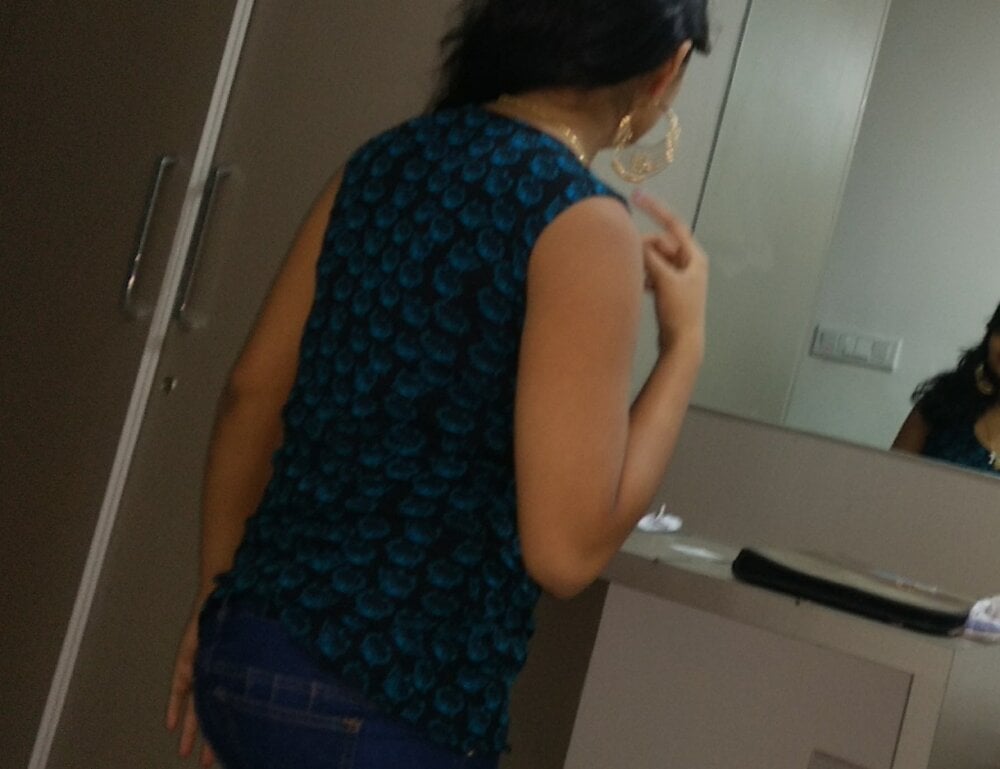 Desi_seductress Webcam Profile Picture Desi_seductress Chatroom