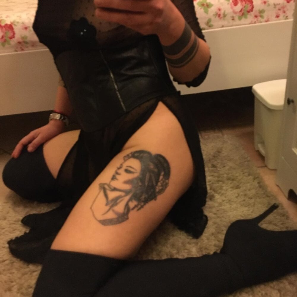 DesireeGold Chatroom