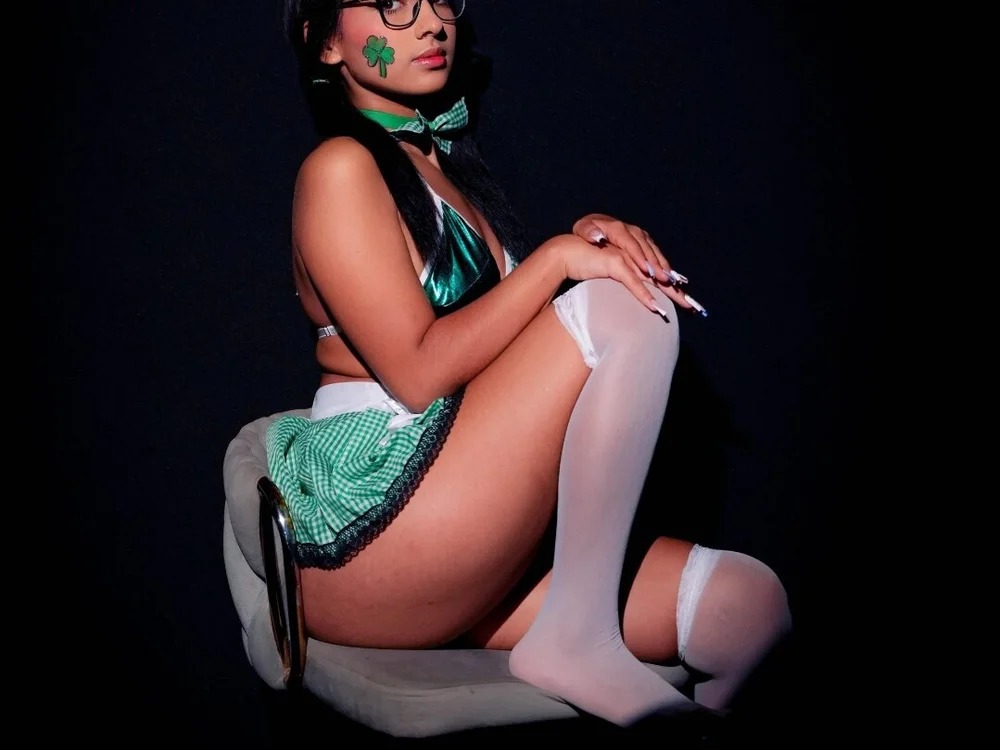 Destinyy_23 Chatroom