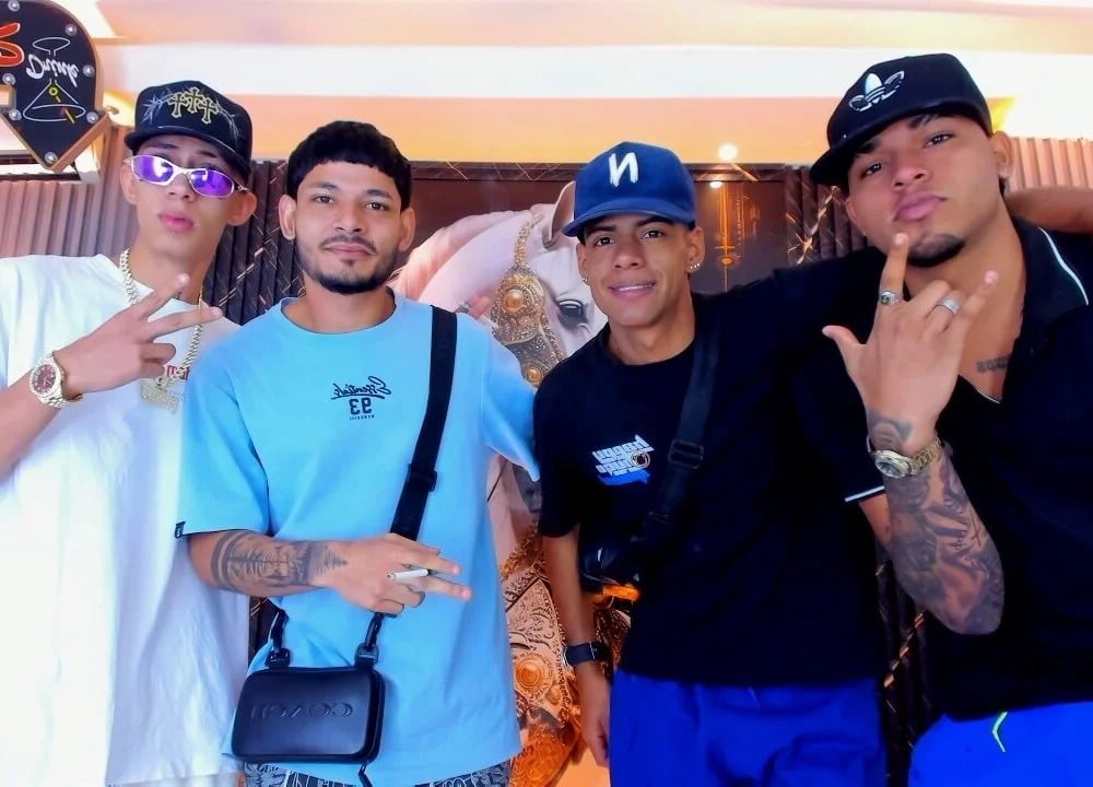 Diamond_Gods Chatroom