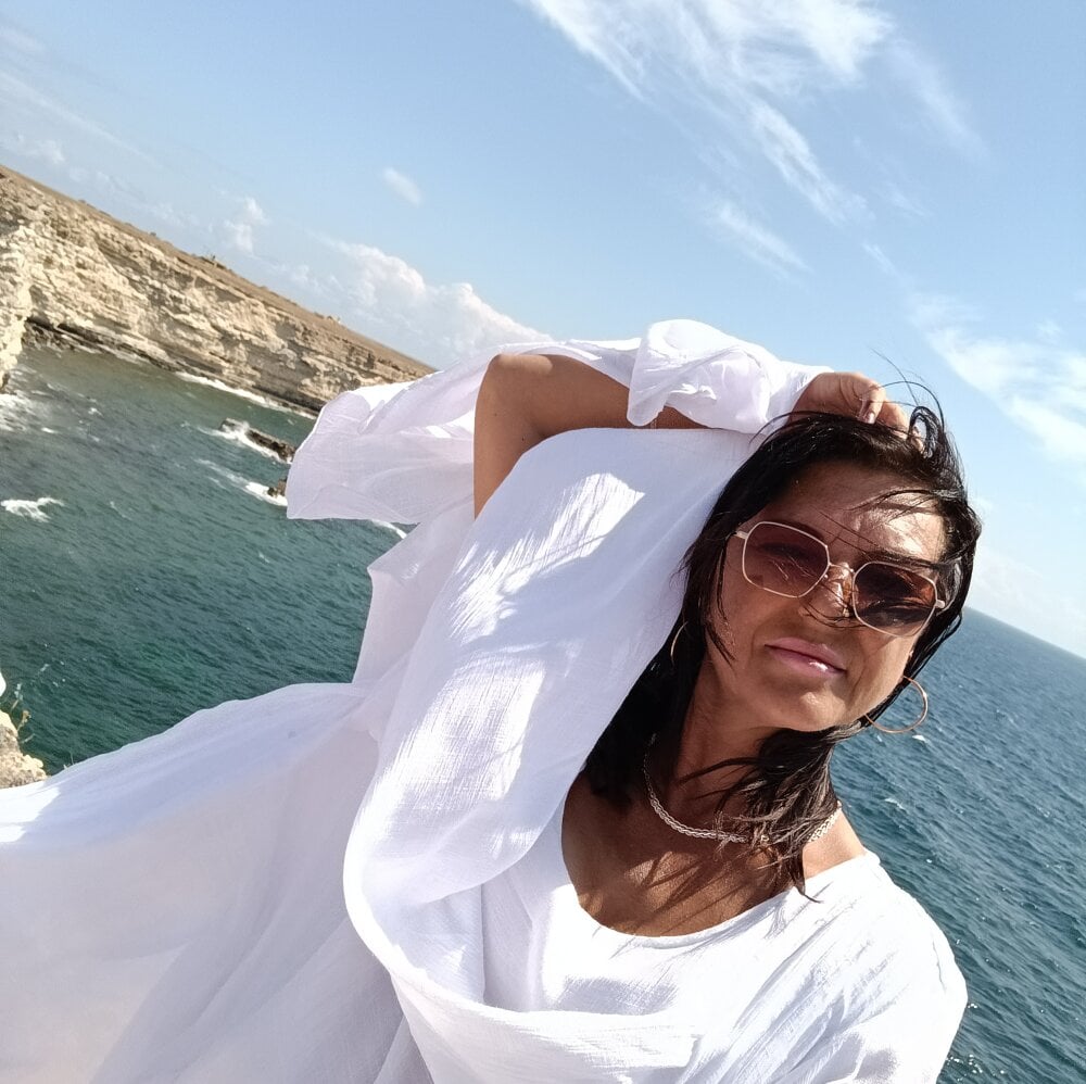 Diana_NeonX Chatroom