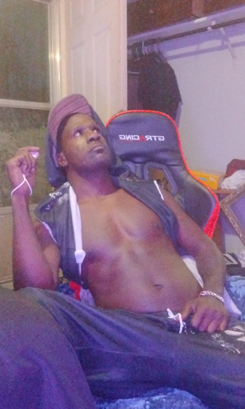 Dick2long87 Chatroom