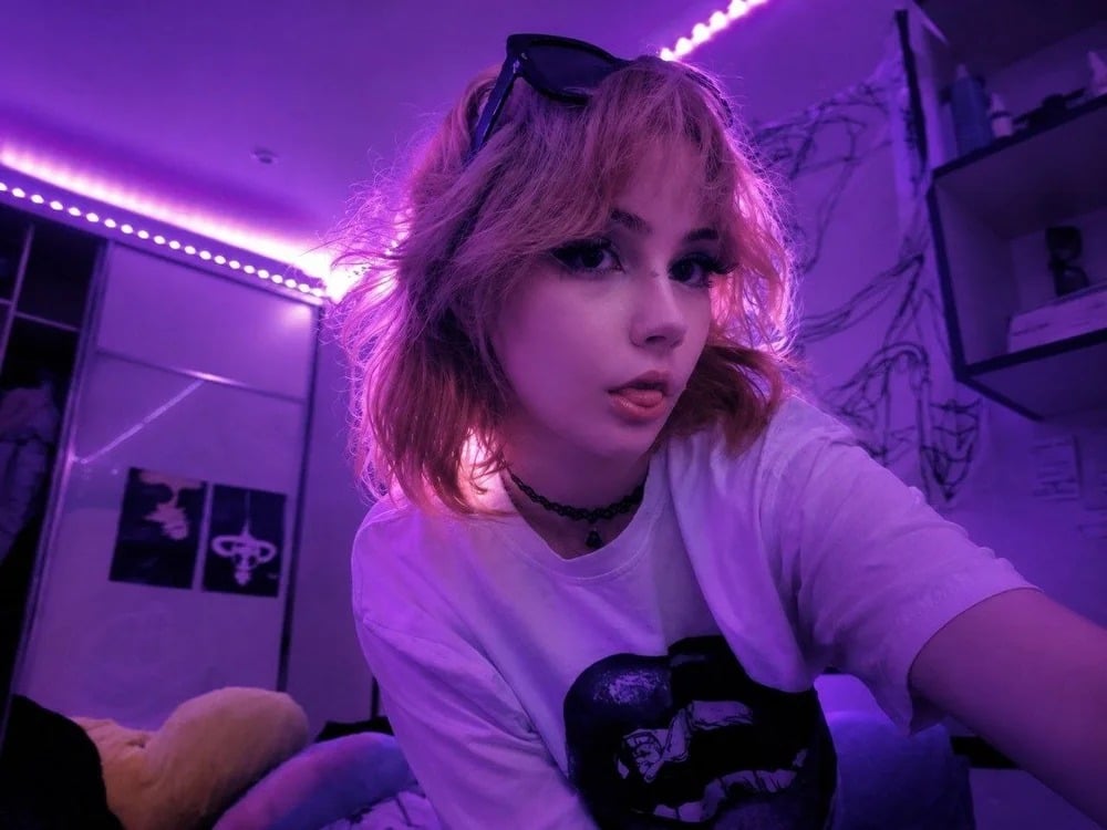 Dina_Malbert Chatroom