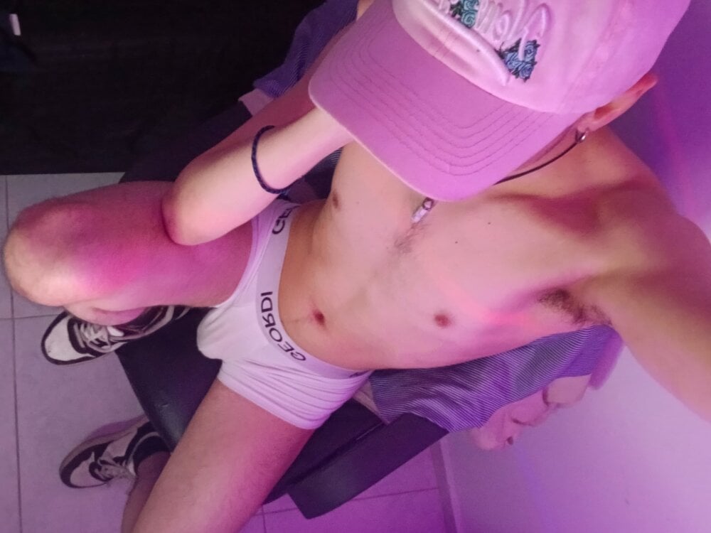 Dioniso_guy8 Chatroom