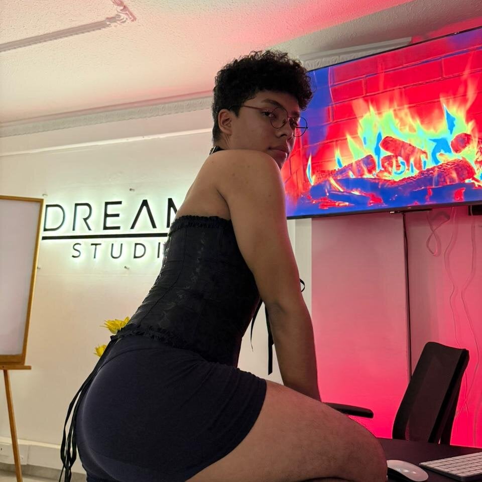 DirtyMike69_ Webcam Profile Picture DirtyMike69_ Chatroom