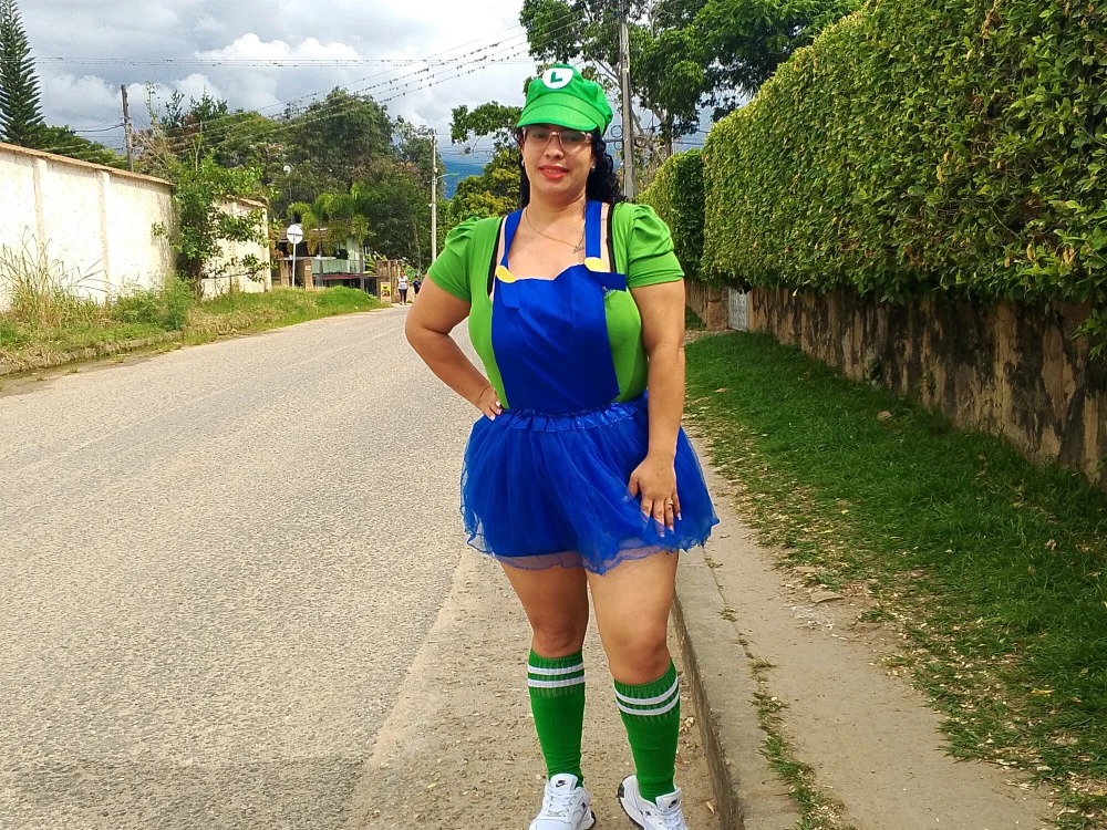DivaCaliente1 Chatroom