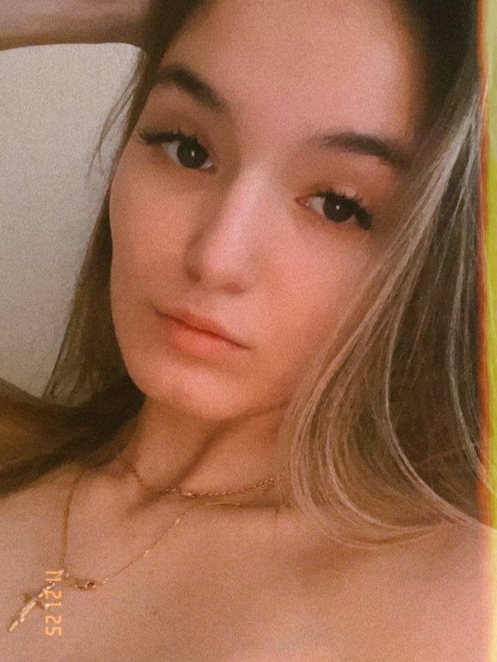 DollieDerwin Chatroom