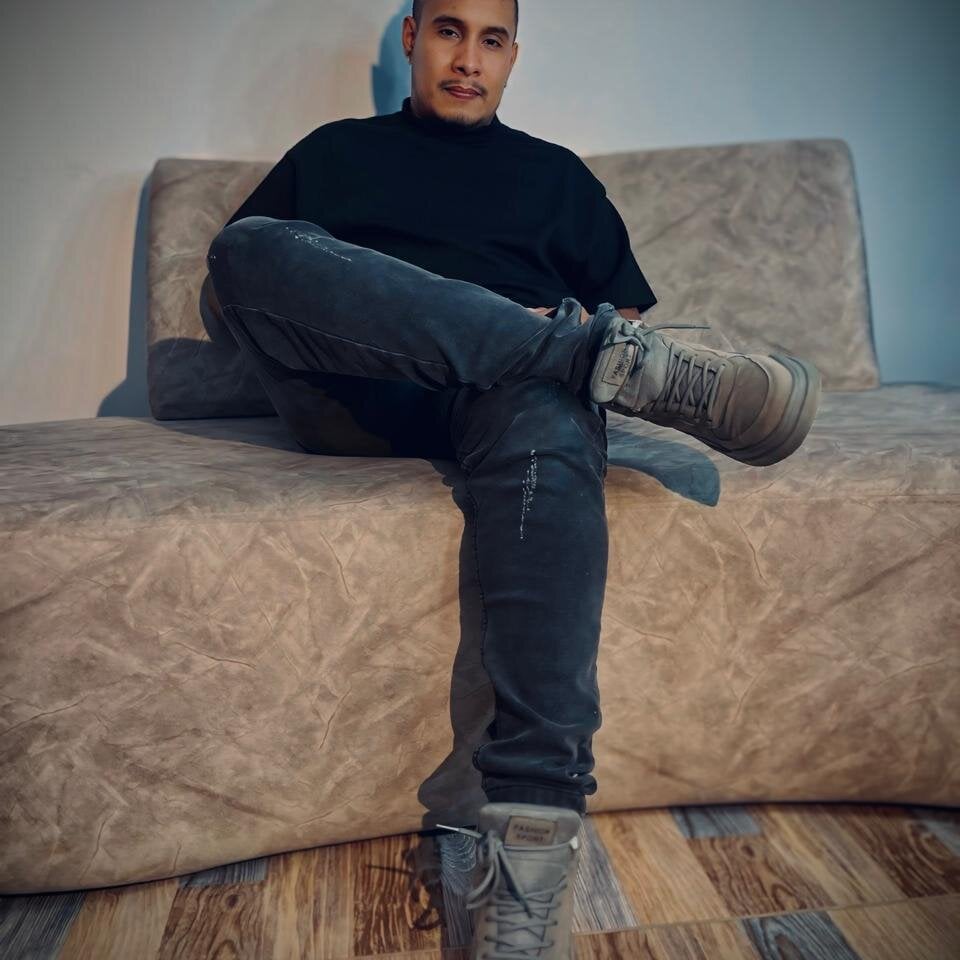 DominicBlack1 Chatroom