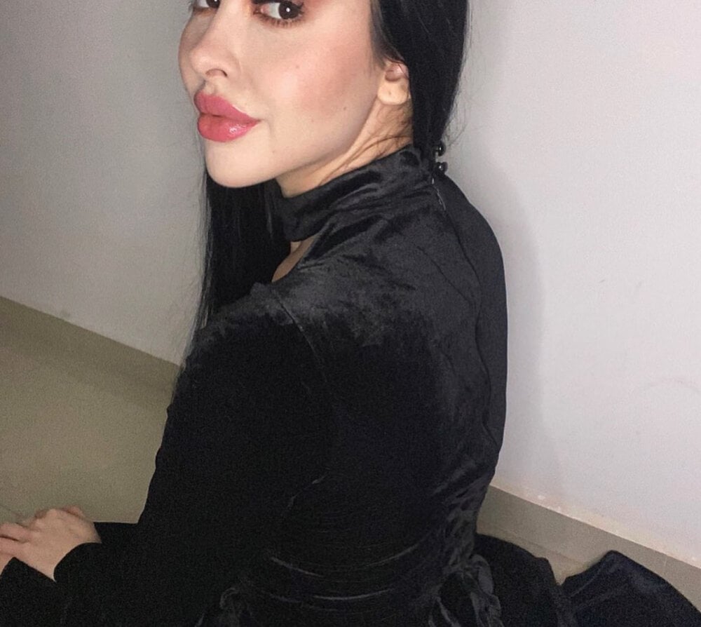 DreamGirl18 Chatroom